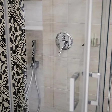 Maison De Julia Bed & Breakfast