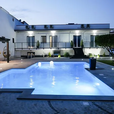 Maison De Julia Bed & Breakfast *