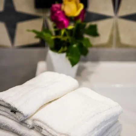 Maison De Julia Bed & Breakfast *