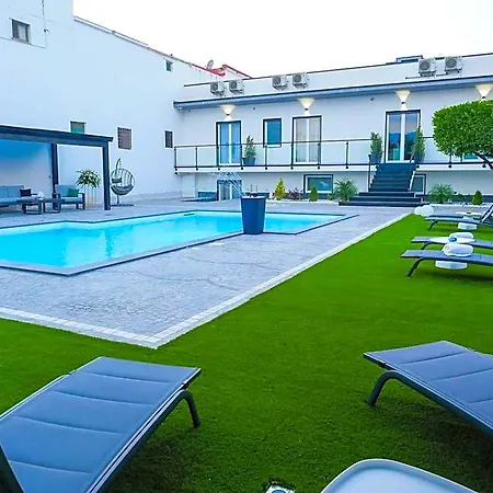 Maison De Julia 4*